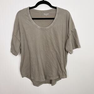 Athleta Boxy Fit Scoop Neck Short Sleeve Tee Sage Green Small Cotton Curved Hem
